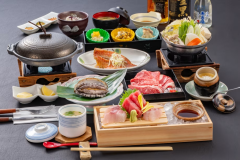 『鮑』『伊勢海老』選べるプランの鮑をお選びいただいた場合の写真となります。