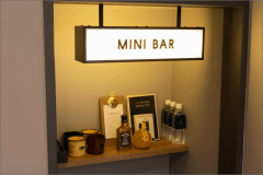 Type B｜グレー基調のバンクベッドが2台ある、シックなお部屋