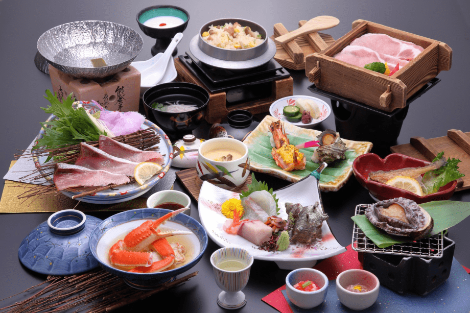 【海会席イメージ】ホテル海望のスタンダード会席。仕入れや時季のお勧めにより、内容に変更がございます。