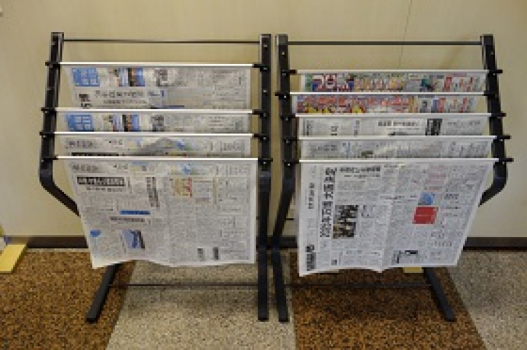 共有新聞です。ロビーソファにてご自由にお読み下さい 共有新聞です。ロビーソファにてご自由にお読み下さい