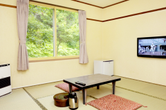 ■森側8畳■