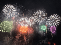 【花火大会】　屋上から花火をご覧いただけます♪　※開催について日程が変更になる場合がございます。