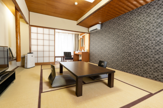 【禁煙】和室10畳と広縁３畳のゆとりのお部屋