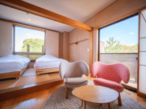 寝室７畳半＋リビング６畳〜自家源泉掛け流し半露天風呂付き特別室『花のあめ』〜