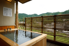 【露天風呂付き和室：東山閣】露天風呂　※温泉使用