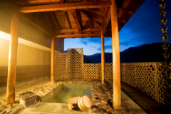 【露天風呂付き特別室：音羽】展望露天風呂　※温泉使用