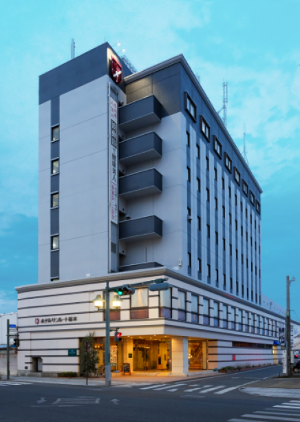 ホテル斜め向かいには栃木市役所があります。