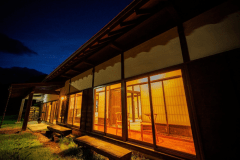 An old house estimated to be 150 years old. Enjoy a relaxing time in this simple Japanese house.