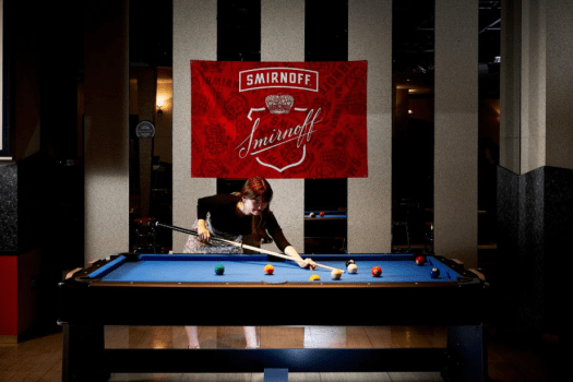 【ナイトバー：「カンマストーン」】ビリヤードやダーツもお楽しみいただけます。