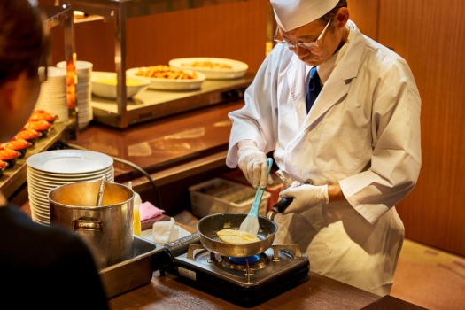 【お料理】ライブキッチンにてこだわりのお料理をお楽しみください。