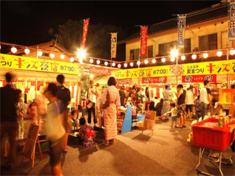 【夜店イメージ】夜店は、スーパーボールすくいやダーツなど大人も夢中の遊びがいっぱい！！