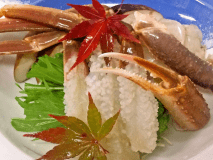 【活松葉ガニ】活ガニだからこそ味わえる松葉ガニの刺身をお召し上がりください。