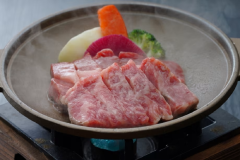 【しまね和牛鉄板焼き】しまね和牛の柔らかさと脂の旨味をご堪能下さい。