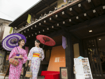 【温泉街ぶらり散歩】浴衣に日傘で街歩き♪雑貨屋さんやご当地スイーツ店などスポットは沢山！