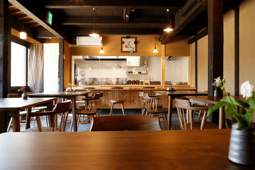 ダイニング「GOKAN」お食事はこちらでお召し上がりください。