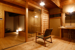 【躑躅（つつじ）】離れ檜風呂付きのお部屋
