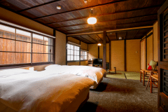 【撫子（なでしこ）】畳と洋間スペースがある母屋で開放感のある一番広いお部屋