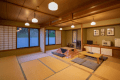 当館唯一の20畳。10畳＋10畳で襖を閉めることもできます。
4名様以上でのご利用がおすすめ。
ファミリーやグループ向けのお部屋です。