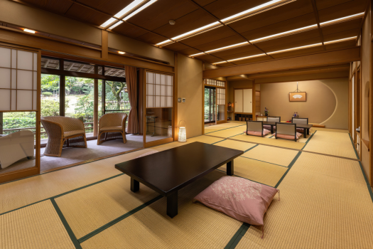 【五頭緑水庵】二間続きの和室を広々とお使いいただけます
