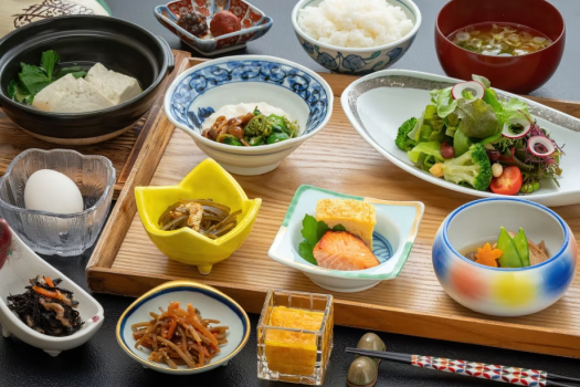 【ご朝食】地産地消にこだわった優しい味付けの「山里いなか飯」