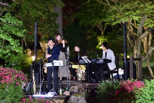 【庭園ジャズライブ 2025・日帰り】ジャズの生演奏と温泉を堪能♪日帰りプラン