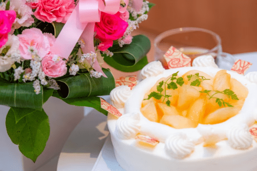 【アニバーサリープラン】記念日におすすめ！2食付+ケーキとお花とワインを