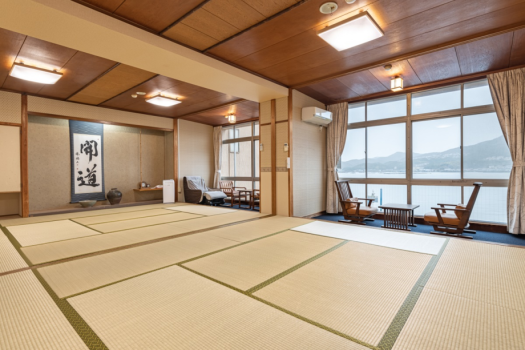 *【部屋】トイレ付の二間20畳はグループ様向けのお部屋です