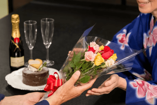 *【おもてなし】記念日にもぴったりなケーキ・お花・シャンパンなどもご用意できます