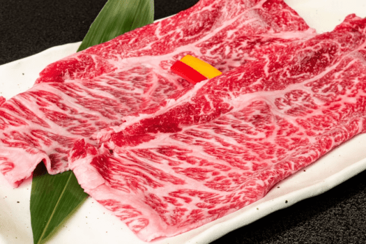 *【淡路牛しゃぶしゃぶ】きめ細かな霜降りが魅力の淡路牛を心ゆくまで味わえます。 *【淡路牛しゃぶしゃぶ】きめ細かな霜降りが魅力の淡路牛を心ゆくまで味わえます。