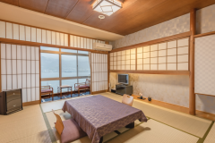 *【部屋】純和風タイプのトイレ付の和室10畳のお部屋です。