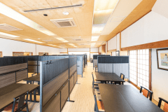 *【食事処】レストラン一例（日によって場所が変動する場合あり）