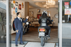 *【おもてなし】館内に乗車しながらそのままバイクイン！