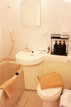 Double Room with Private Bathroom [No view]