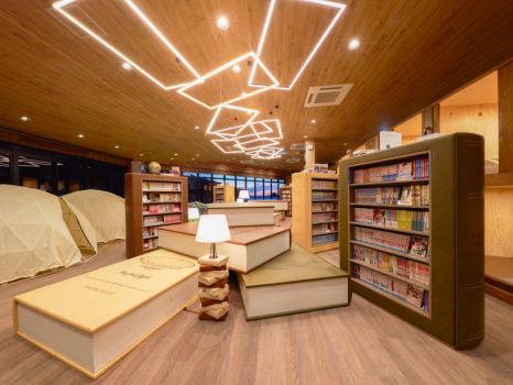 海を眺めながら一日中ゆったり寛げる「BOOK＆岩盤TERRACE」（Ark Land Spa）