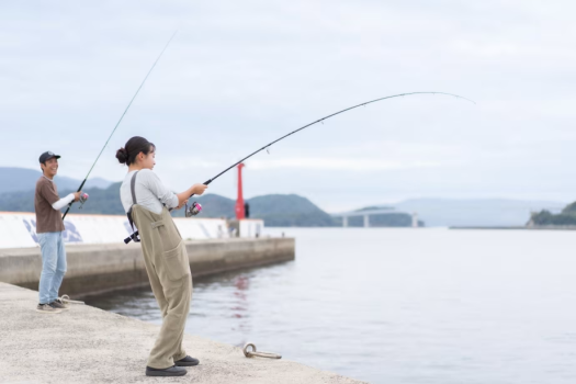 【日帰りランチ・釣り】自分で釣って焼いて食べよう！「伊王島牡蠣焼き魚市」で牡蠣を味わう＆ルアーフィッシングパック