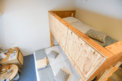 2段ベッドルームの一例です。1段目がダブルベッド仕様になっています。