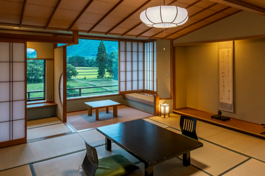 【大町温泉郷60周年記念プラン】食事は地元の素材をふんだんに使った会席料理です。