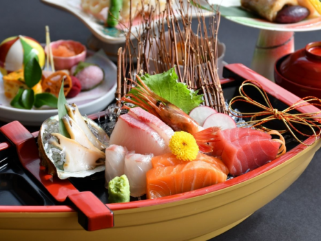 豊洲港直送のマグロはこだわりの逸品。彩鮮やかな船盛