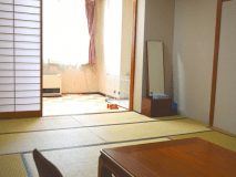【桂館和室】旧館の和室に、ケージをご用意しております。