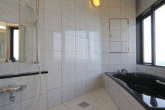 ツインルームのバスルーム。とっても広い！（※コーナーツイン）