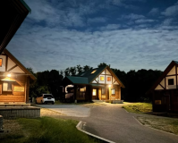 丘の上ログハウス外観