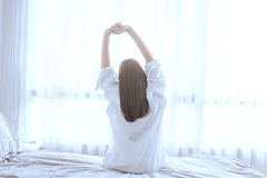 エアウィーヴ　【マットレスパッド】
適度な反発力と優れた体圧分散性で、寝返りしやすく、肩や腰への負担を軽減します。