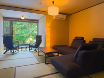 Japanese-Western style suite with semi-open-air bath