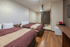 和モダンな和洋室の部屋です