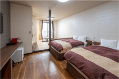 浴室から瀬戸内海・宮島が望め潮風を感じる贅沢な部屋