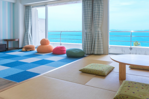 【海側 ファミリールーム 水辺】ご家族でゆったりのんびり過ごせます。