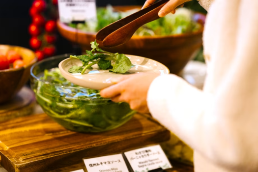 【安曇野の恵みを味わえる野菜たっぷりの朝食と美肌温泉】B＆Bで夕食は街中でお好きなものをチョイス［朝が好きになる］