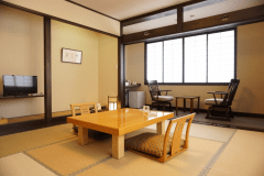 本館・山側・和室（８畳）客室例①