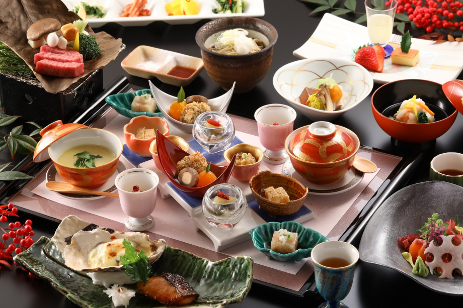 ■郷土懐石コース一例　地元の旬の食材をふんだんに