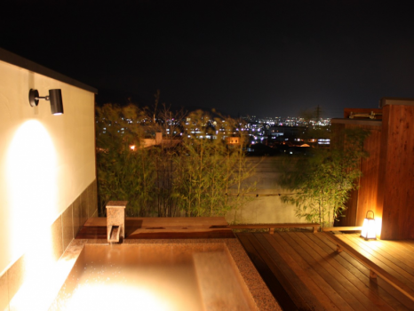■南天ノ湯　晴れた日には美しい夜景が望めます